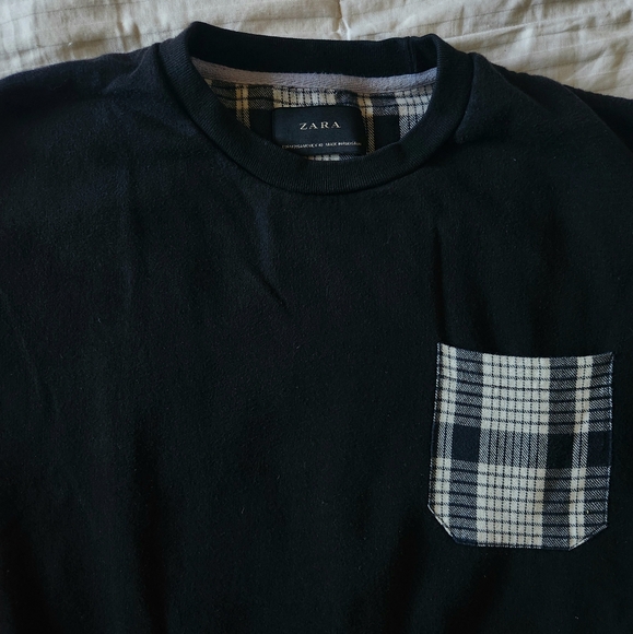 Zara || Black Crewneck || Medium - Picture 1 of 3